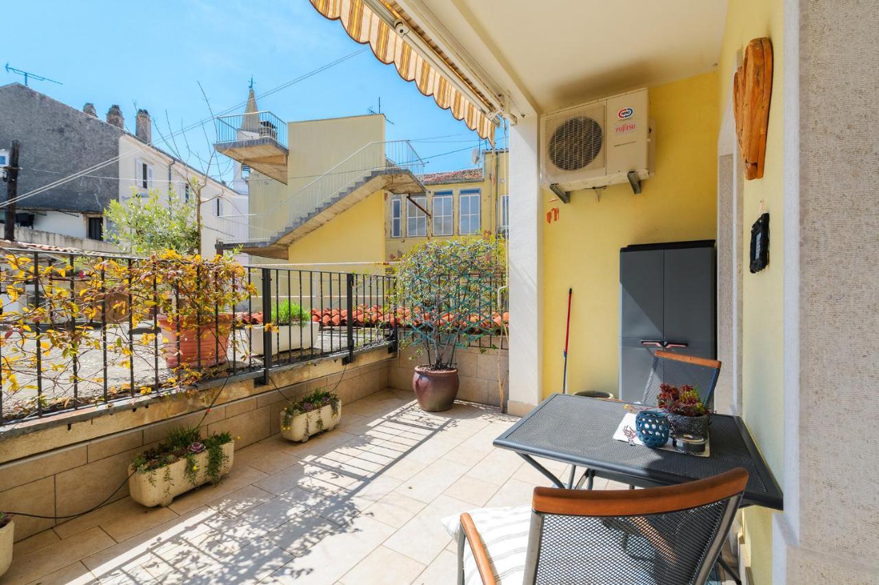 Apartment Nina Porec Bagian luar foto