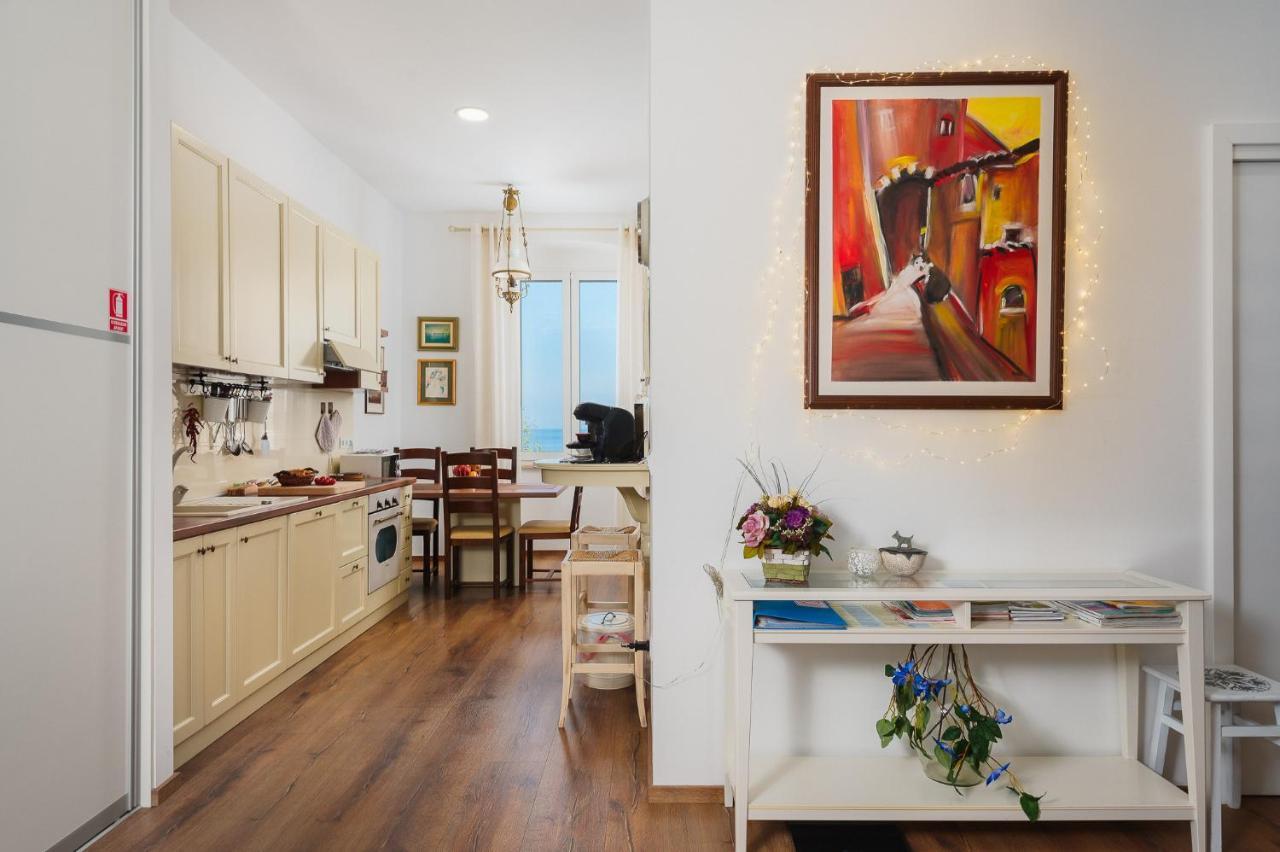 Apartment Nina Porec Bagian luar foto